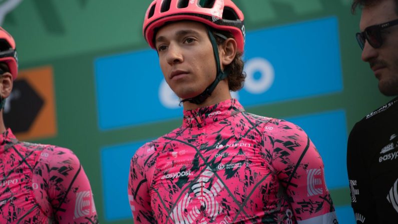 Kron vince la 2^ tappa della Vuelta, Piccolo in maglia rossa
