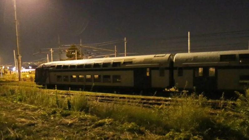 Tragedia a Brandizzo (Torino), treno travolge operai, 5 morti