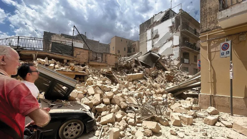 Il racconto del crollo a Matera: «Prima il boato, poi le macerie»