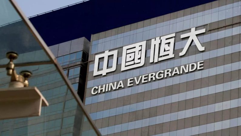Il caso Evergrande scuote la Cina si teme un'altra Lehman Brothers