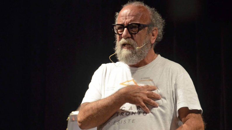 Giobbe Covatta, il teatro, il ruolo del comico e quegli anni in Calabria quando conobbe l'amore di una vita