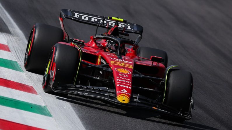 Formula 1, le Ferrari volano a Monza: Sainz in pole, Leclerc terzo