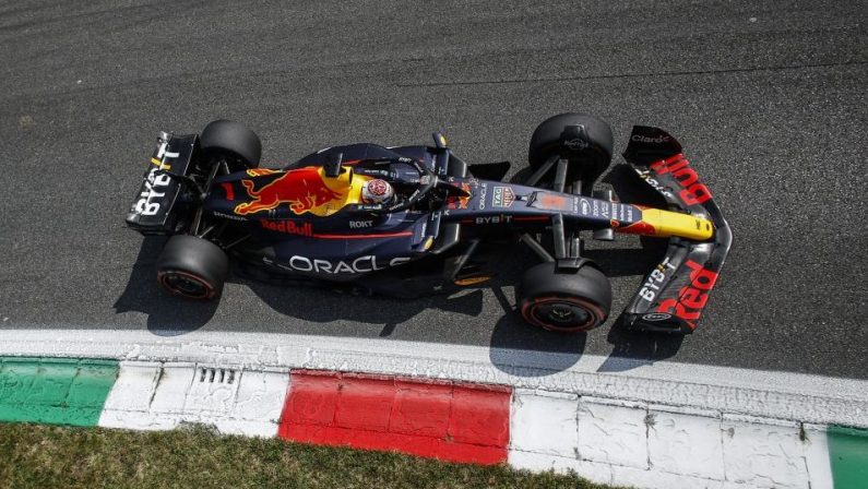 Formula 1, Verstappen vince a Monza davanti Perez e Sainz