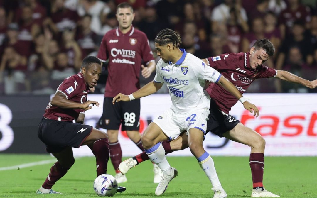Cabral replica a Romagnoli, 1-1 fra Salernitana e Frosinone