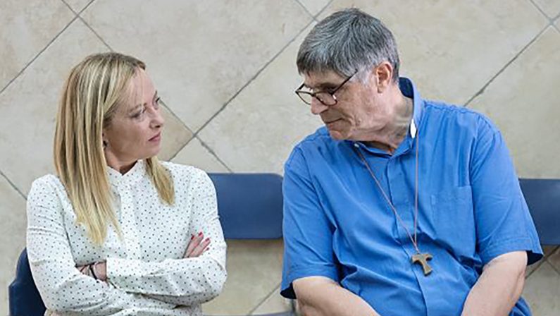 Don Patriciello: De Luca? Parole pericolose, incoraggia camorristi