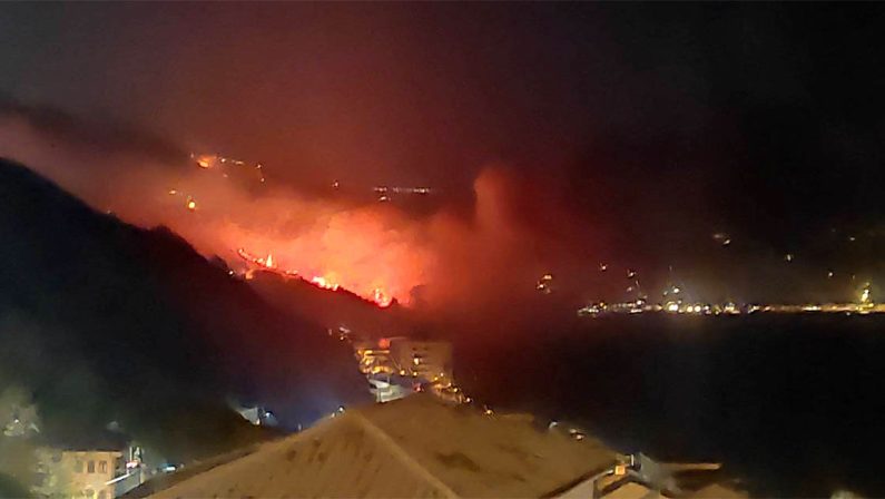 Incendi a Vibo, in 24 ore un'apocalisse di fuoco