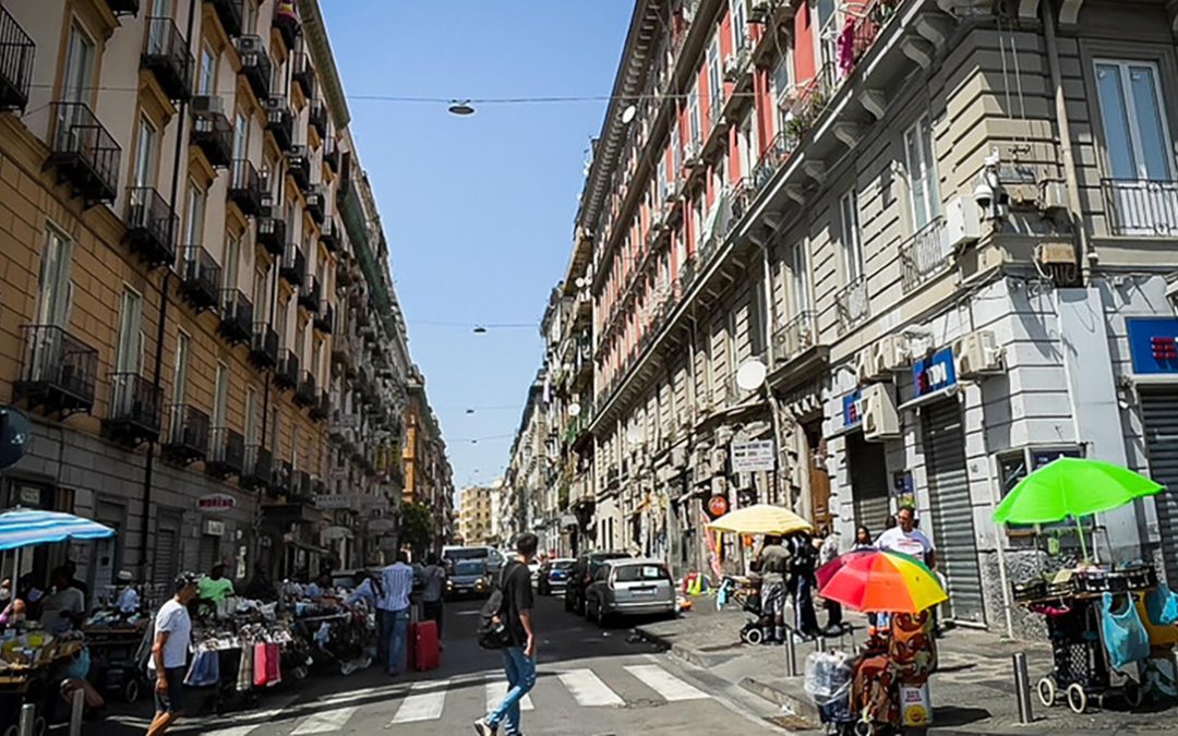 Due agenti della polizia locale aggrediti a Napoli