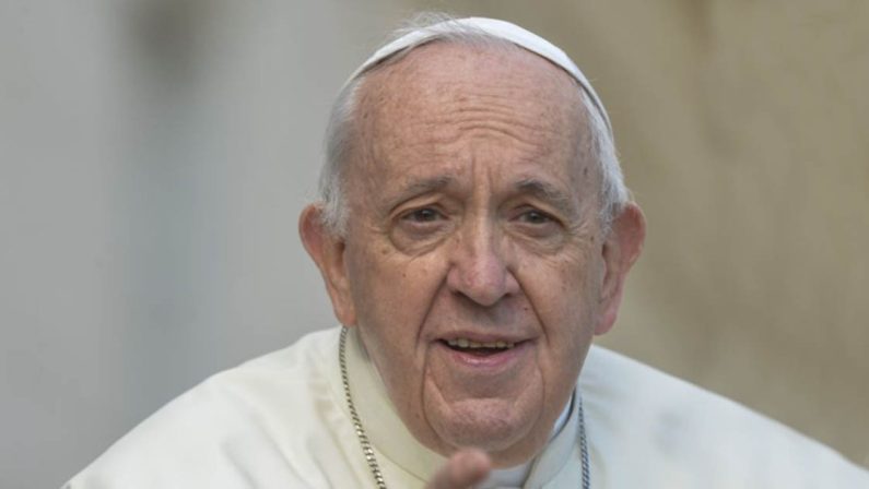 Papa Francesco: «In corso terza guerra mondiale» con il rischio "nucleare"
