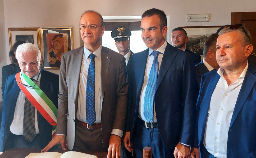 Il ministro Valditara insieme al presidente della Regione Occhiuto in Calabria