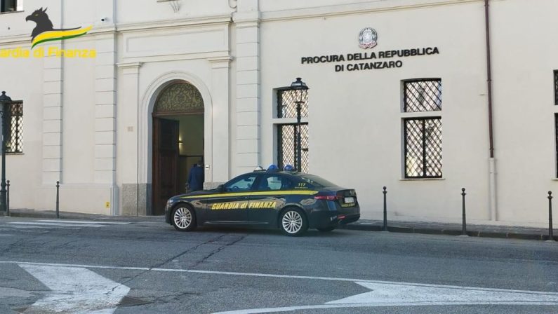 Catanzaro, violenze sessuali su pazienti oncologiche, arrestato infermiere