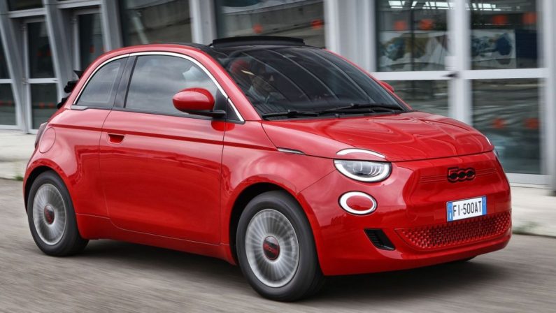 Nuovo servizio di ricarica rapida mobile on demand per Fiat 500