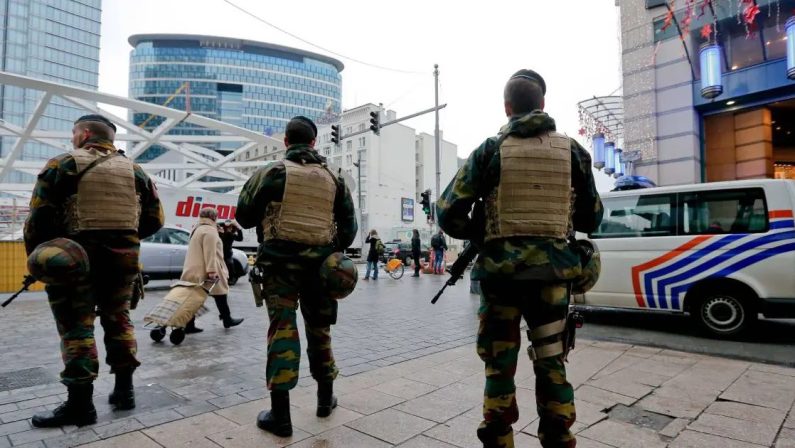 Terrorismo a Bruxelles: uccisi due svedesi da un presunto jihadista