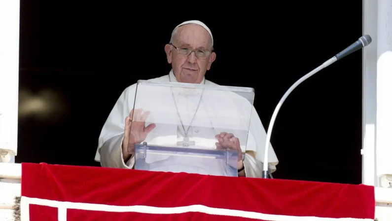 Papa “Fermatevi, cessate il fuoco. La guerra è sempre una sconfitta”