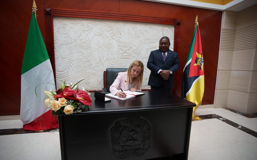 L'incontro di Giorgia Meloni con il Presidente della Repubblica del Mozambico
