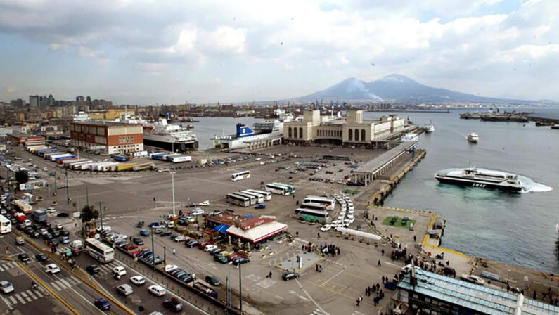 Marinaio morto schiacciato nel porto di Napoli