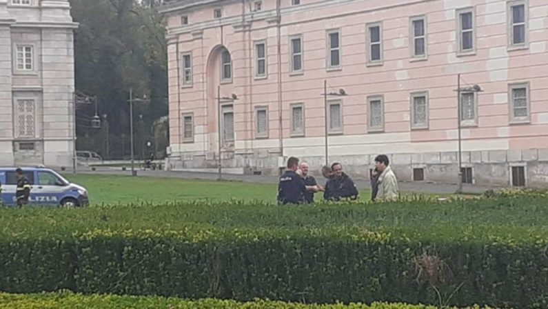 Caserta, scheletro scoperto nella piazza davanti alla Reggia