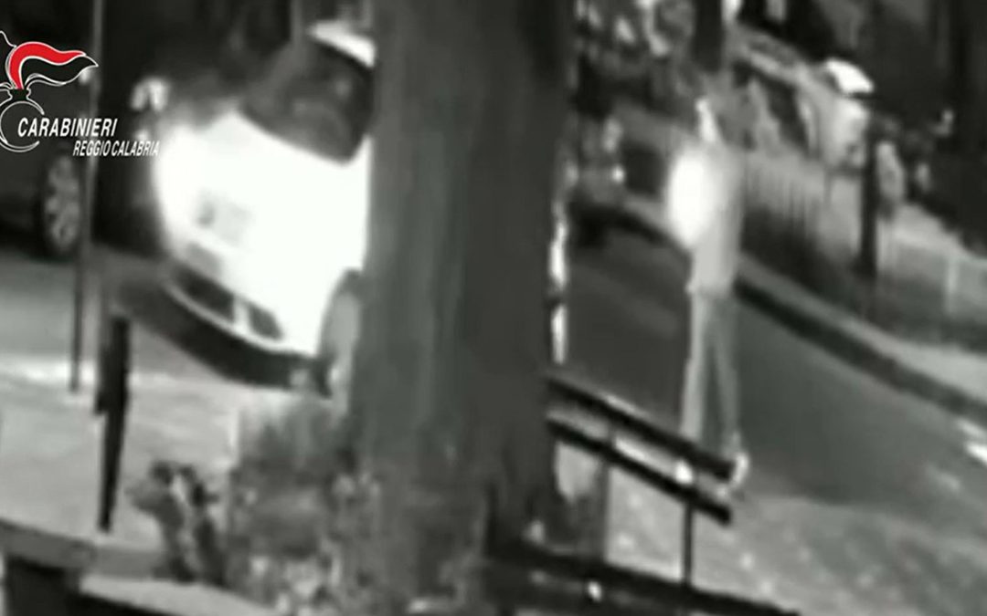 Uno degli spari ripreso da telecamere di sorveglianza