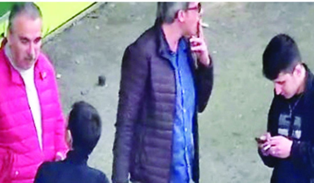 Massimo Rosi (mentre fuma) e i capi del “locale” di Legnano e Lonate Pozzolo
