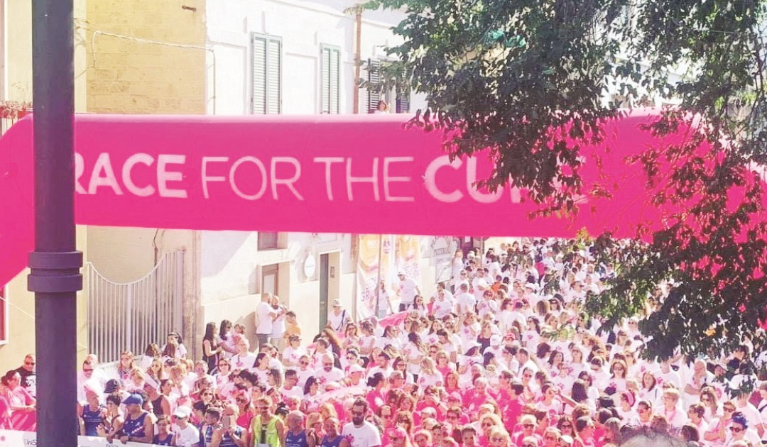 L’onda rosa con oltre 5mila iscritti che ha colorato ieri mattina Matera nel segno della prevenzione