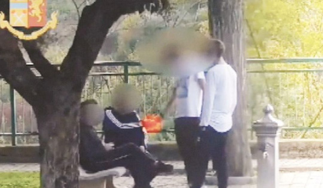 Da un filmato della polizia che riprende un momento dello scambio di droga