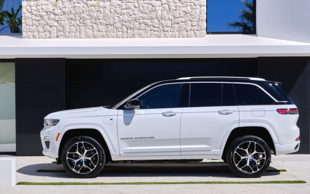 Jeep Grand Cherokee 4xe al via della Torino City Marathon