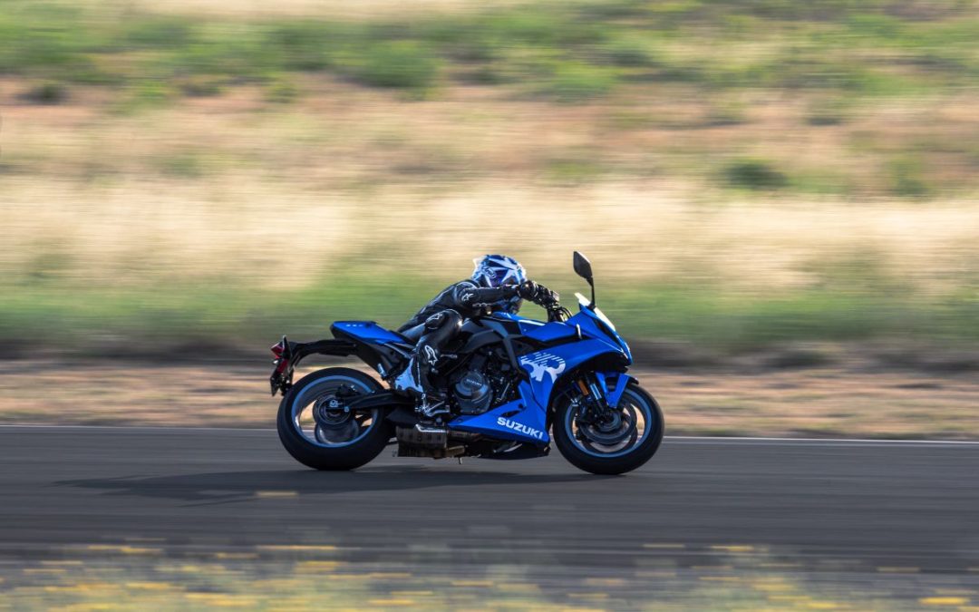 Suzuki, anteprima mondiale a Eicma per GSX-S1000GX e GSX-8R