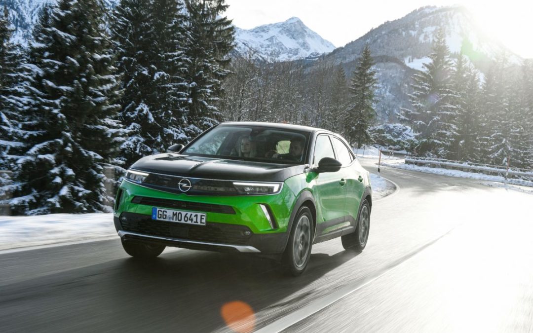 Guida confortevole anche sulla neve con Opel Mokka Electric