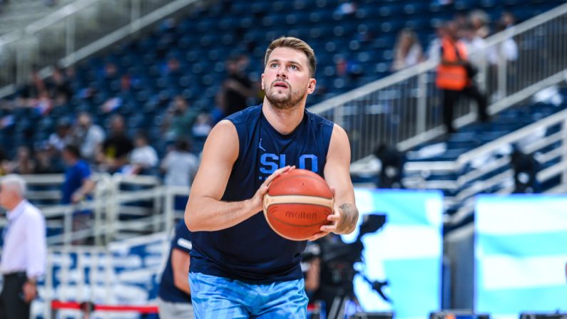 Lebron James e Luka Doncic trascinano Lakers e Mavericks