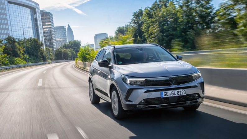 Opel torna sul mercato algerino con tre modelli
