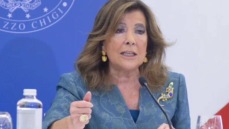 Femminicidi, Casellati “Leggi non bastano, cultura sempre più lenta”