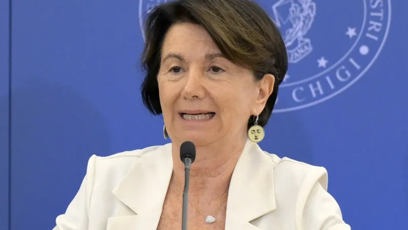Violenza donne, Roccella “Uomini siano protagonisti del cambiamento”