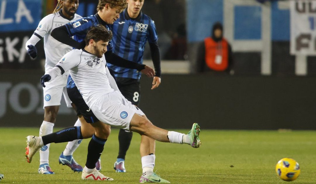 Serie A, ritorno con vittoria per Mazzarri: il Napoli batte l’Atalanta