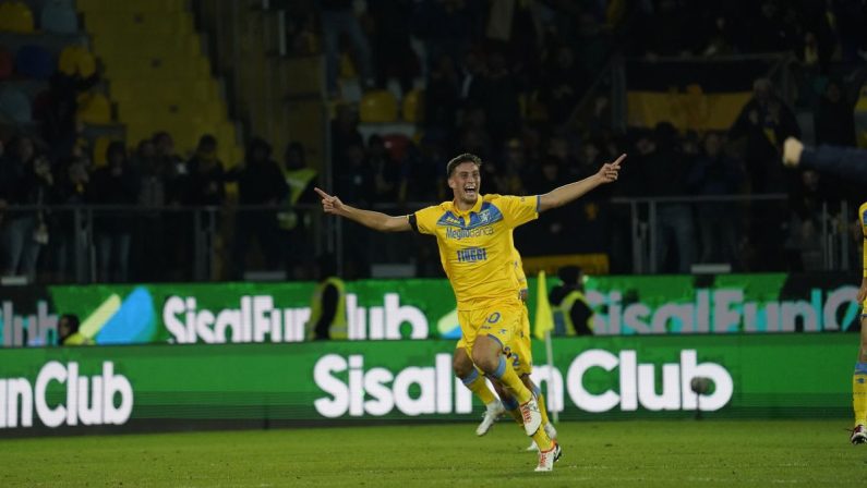 Monterisi nel recupero, il Frosinone batte 2-1 il Genoa