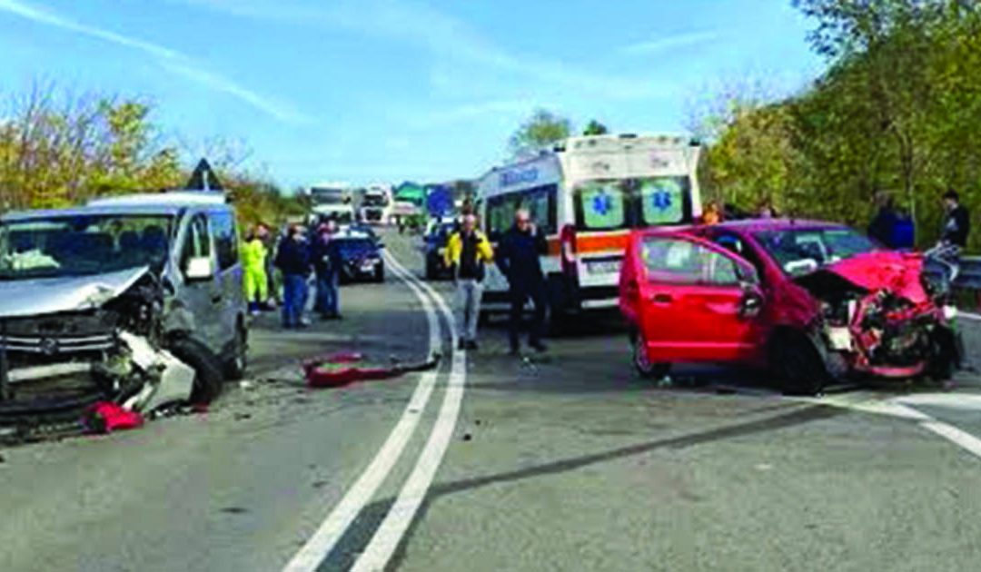 Uno dei due incidenti avvenuti ieri sulla statale 7 che collega Matera a Ferrandina e alla Basentana