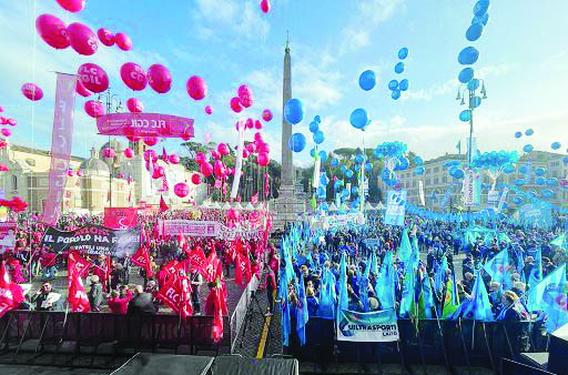 Un momento della manifestazione in piazza del Popolo a Roma