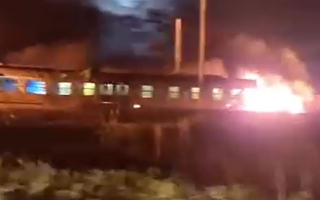 Il treno in fiamme