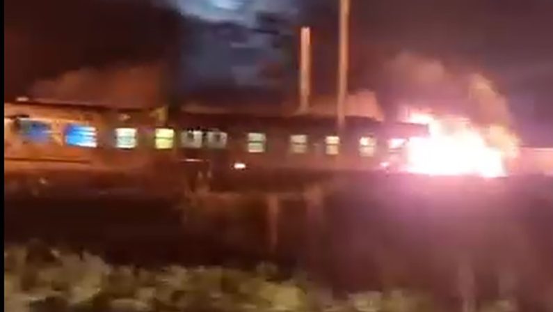 Scontro tra un treno e un autoarticolato a Corigliano Rossano: due morti