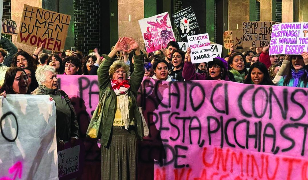 Cosenza ieri in piazza per dire no alla violenza di genere