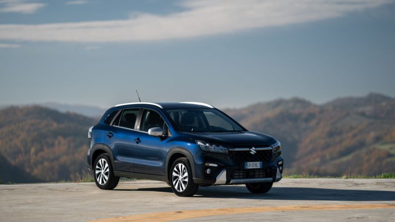 Suzuki, edizione speciale Yoru per Vitara Hybrid e S-Cross Hybrid