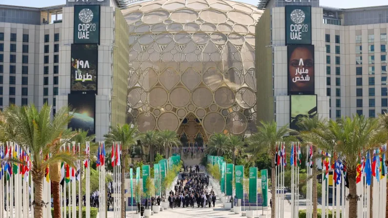 Cop28, decisa transizione energetica fuori dai combustibili fossili