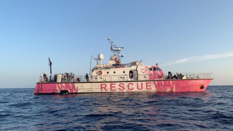 Parlamento Ue “Frontex rispetti i diritti fondamentali”