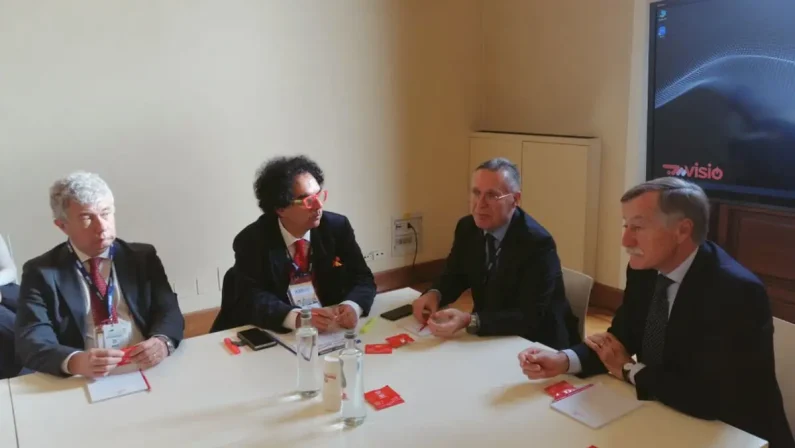 Aumentano i soggetti fragili over 65, fondamentali i vaccini HZ e RSV