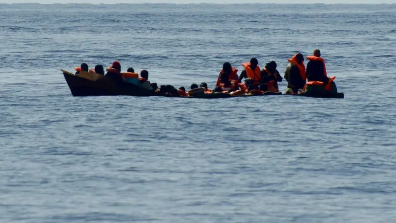 Immigrazione, naufragio barcone in Libia, si temono oltre 60 morti