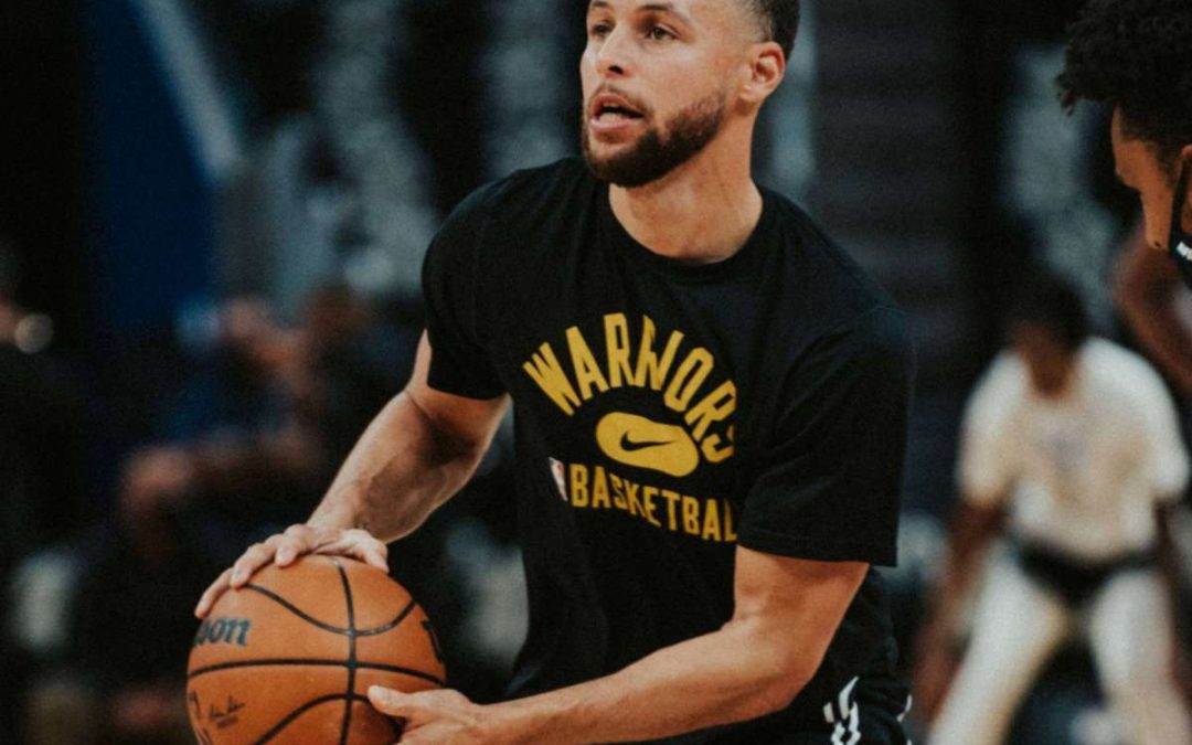 Vincono Boston e Milwaukee, Curry senza triple dopo 268 gare