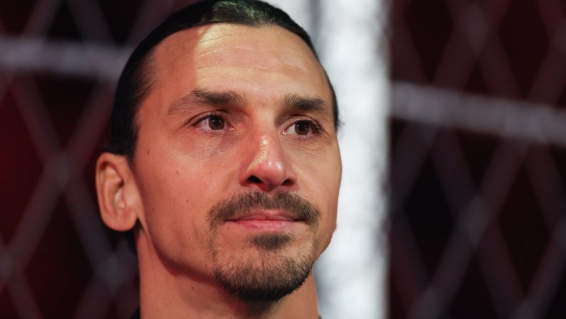 Ibrahimovic a Milanello, primo giorno da dirigente