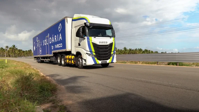 La Carovana Solidale di Iveco porta la connettività a Piacabucuin