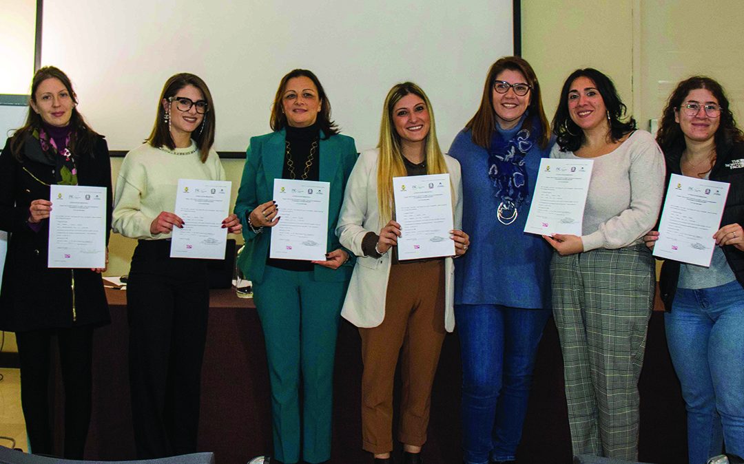 Le neo imprenditrici con l'attestato di “Yes I start up donne Calabria"