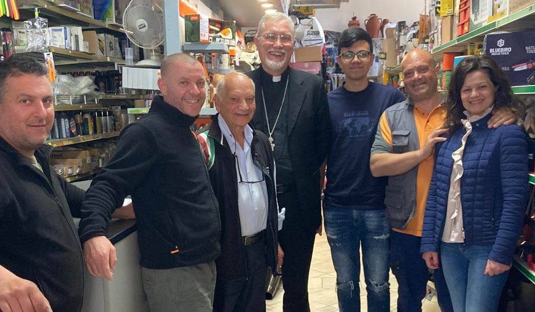Intimidazione a imprenditori nel Vibonese, il vescovo Nostro incontra le vittime