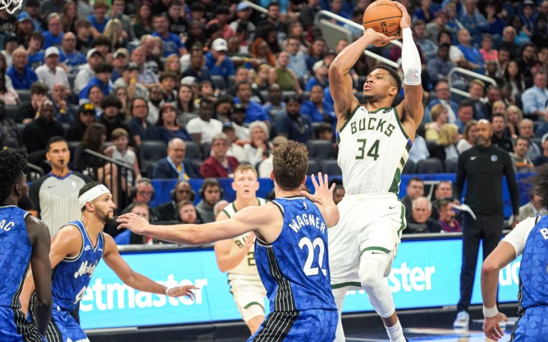 Antetokounmpo da record, ma Bucks cadono a Houston