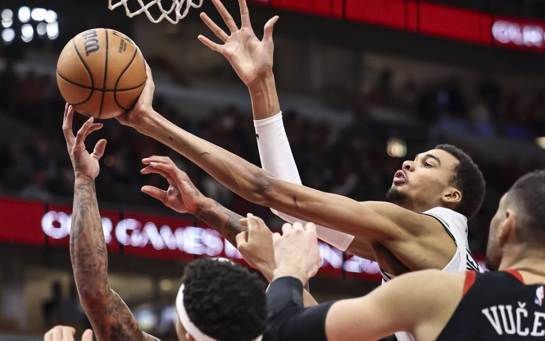Prima tripla doppia per Wembanyama in Nba, Spurs vincono a Detroit